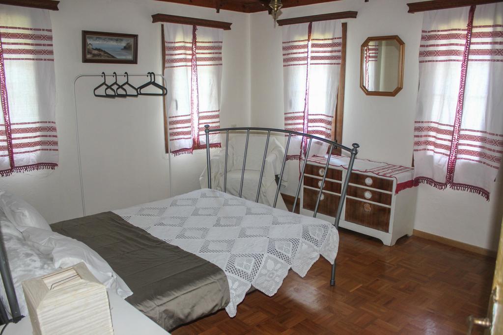 Doctors' House Mikros Prinos Villa Room photo